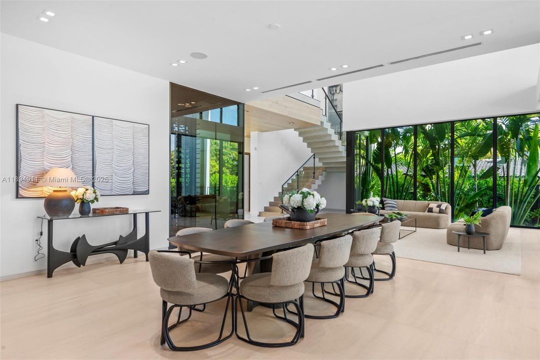 For Sale: $8,995,000 (7 beds, 7 baths, 6230 Square Feet)