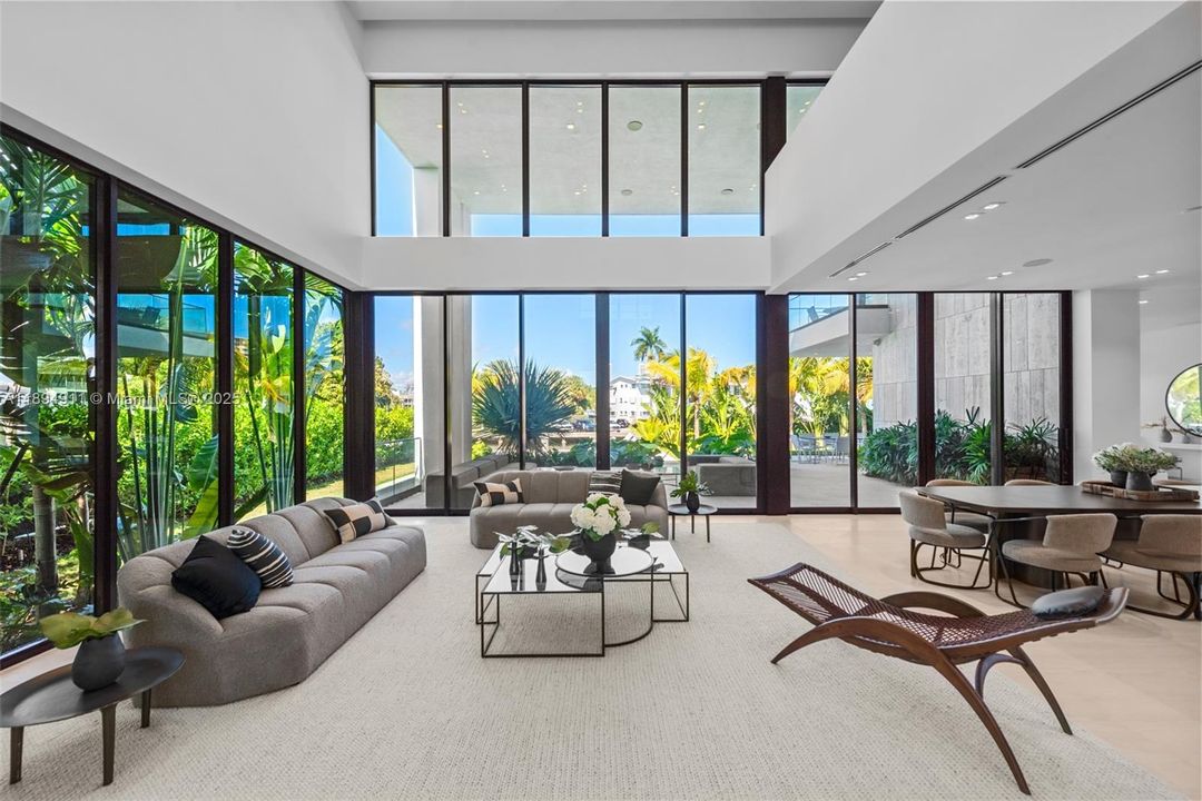 For Sale: $8,995,000 (7 beds, 7 baths, 6230 Square Feet)