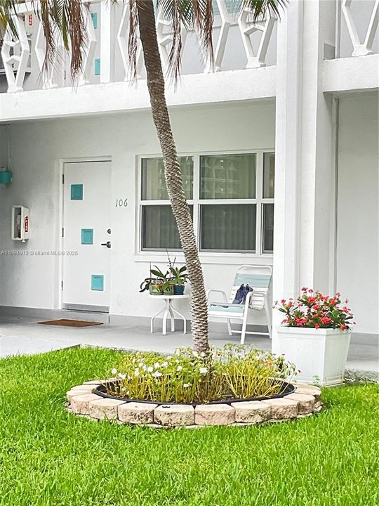 Active With Contract: $155,000 (1 beds, 1 baths, 650 Square Feet)