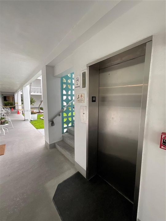 Active With Contract: $155,000 (1 beds, 1 baths, 650 Square Feet)