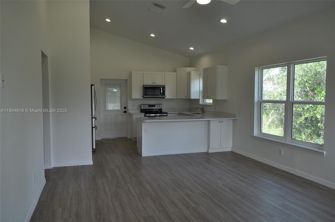 For Rent: $2,000 (2 beds, 2 baths, 0 Square Feet)