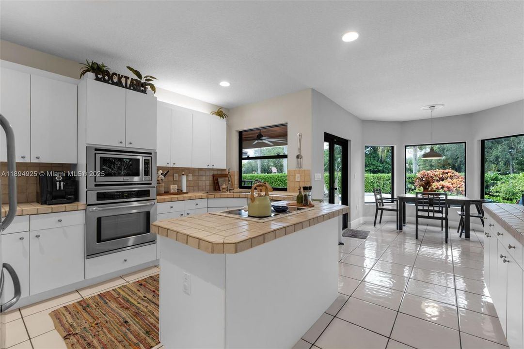 For Sale: $1,625,000 (4 beds, 3 baths, 3129 Square Feet)