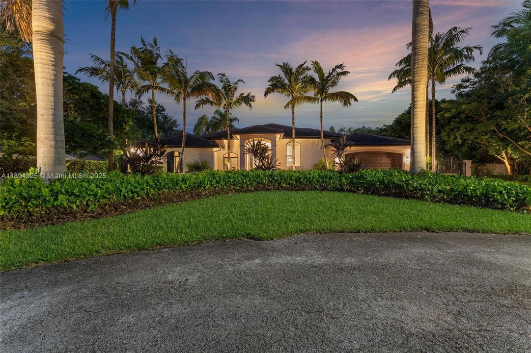 For Sale: $1,625,000 (4 beds, 3 baths, 3129 Square Feet)