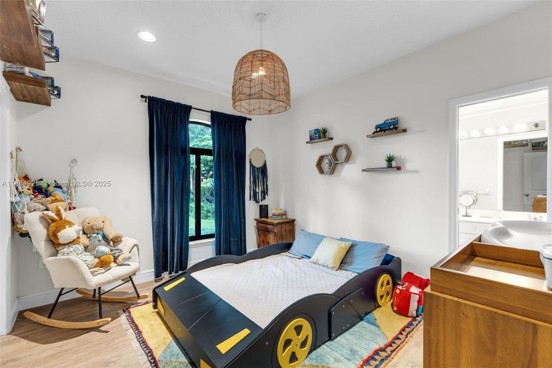 For Sale: $1,625,000 (4 beds, 3 baths, 3129 Square Feet)