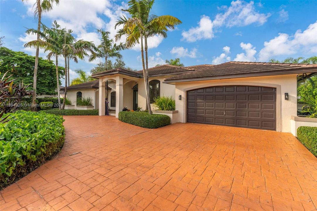 For Sale: $1,625,000 (4 beds, 3 baths, 3129 Square Feet)