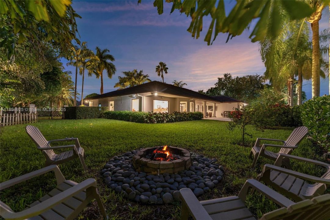 For Sale: $1,625,000 (4 beds, 3 baths, 3129 Square Feet)