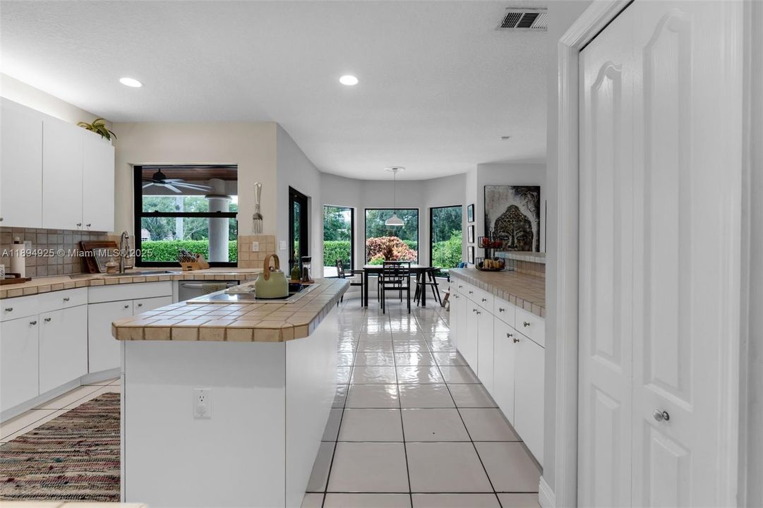 For Sale: $1,625,000 (4 beds, 3 baths, 3129 Square Feet)