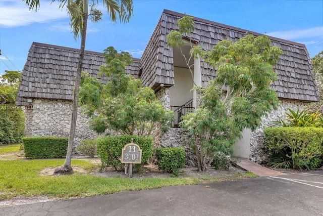 合同活跃: $140,000 (1 贝兹, 1 浴室, 760 平方英尺)