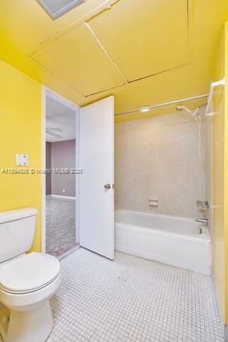 合同活跃: $140,000 (1 贝兹, 1 浴室, 760 平方英尺)