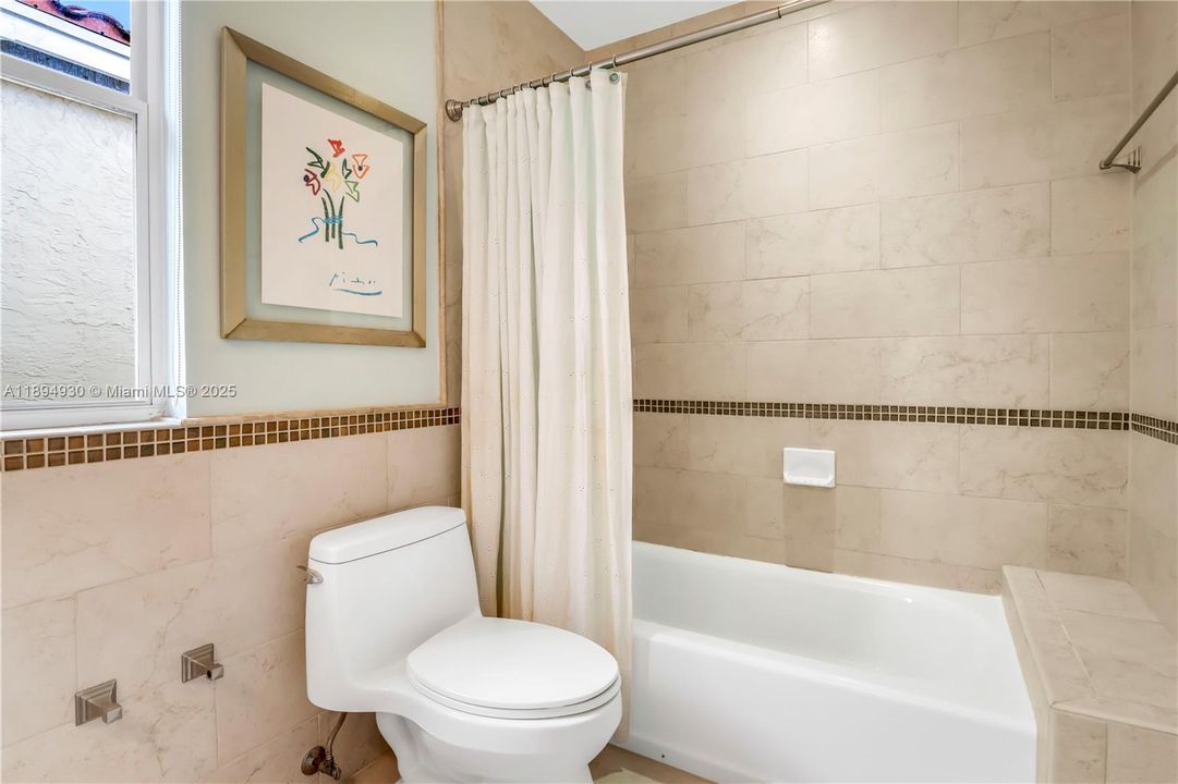 На продажу: $840,000 (4 спален, 2 ванн, 2463 Квадратных фут)