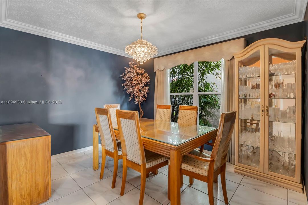 На продажу: $840,000 (4 спален, 2 ванн, 2463 Квадратных фут)