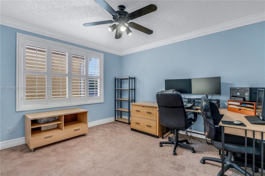 На продажу: $840,000 (4 спален, 2 ванн, 2463 Квадратных фут)