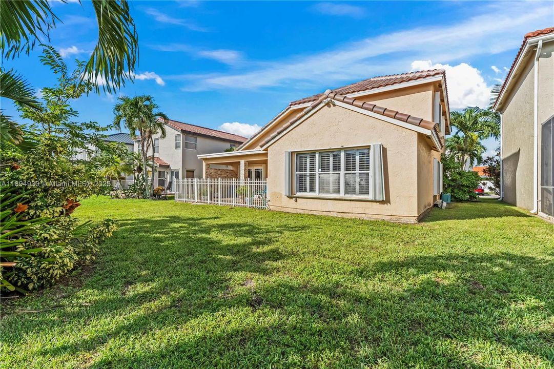 На продажу: $840,000 (4 спален, 2 ванн, 2463 Квадратных фут)