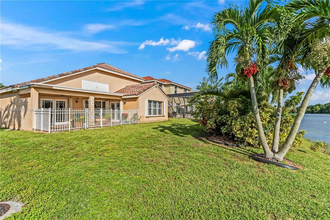 На продажу: $840,000 (4 спален, 2 ванн, 2463 Квадратных фут)