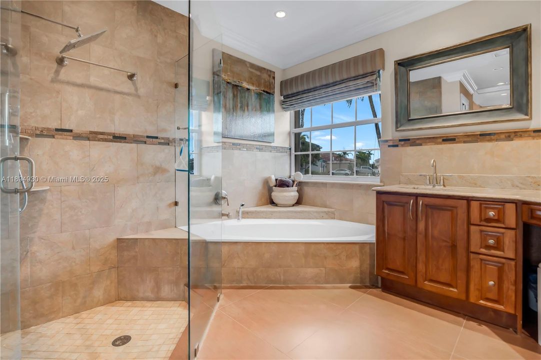 На продажу: $840,000 (4 спален, 2 ванн, 2463 Квадратных фут)