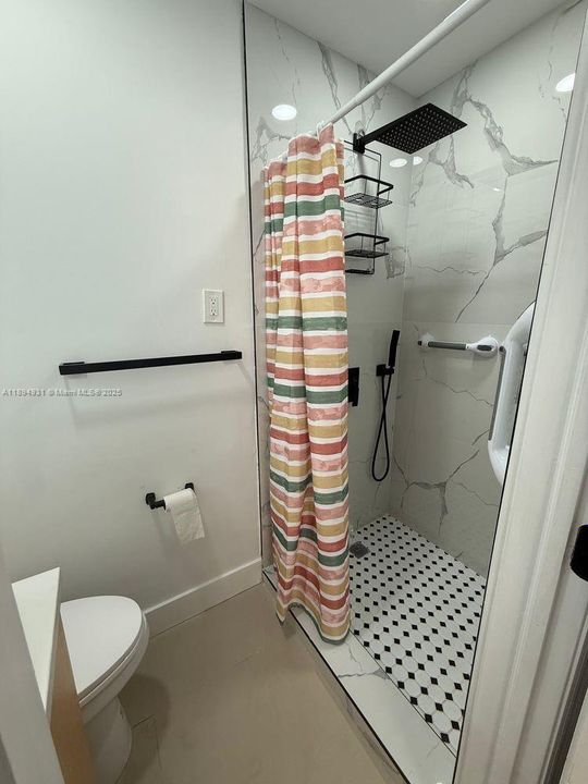 Recently Rented: $4,500 (3 beds, 2 baths, 2015 Square Feet)