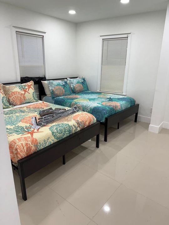 Recently Rented: $4,500 (3 beds, 2 baths, 2015 Square Feet)