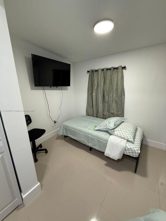 Recently Rented: $4,500 (3 beds, 2 baths, 2015 Square Feet)