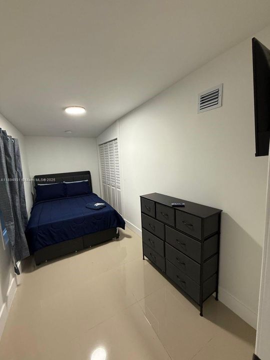 Recently Rented: $4,500 (3 beds, 2 baths, 2015 Square Feet)