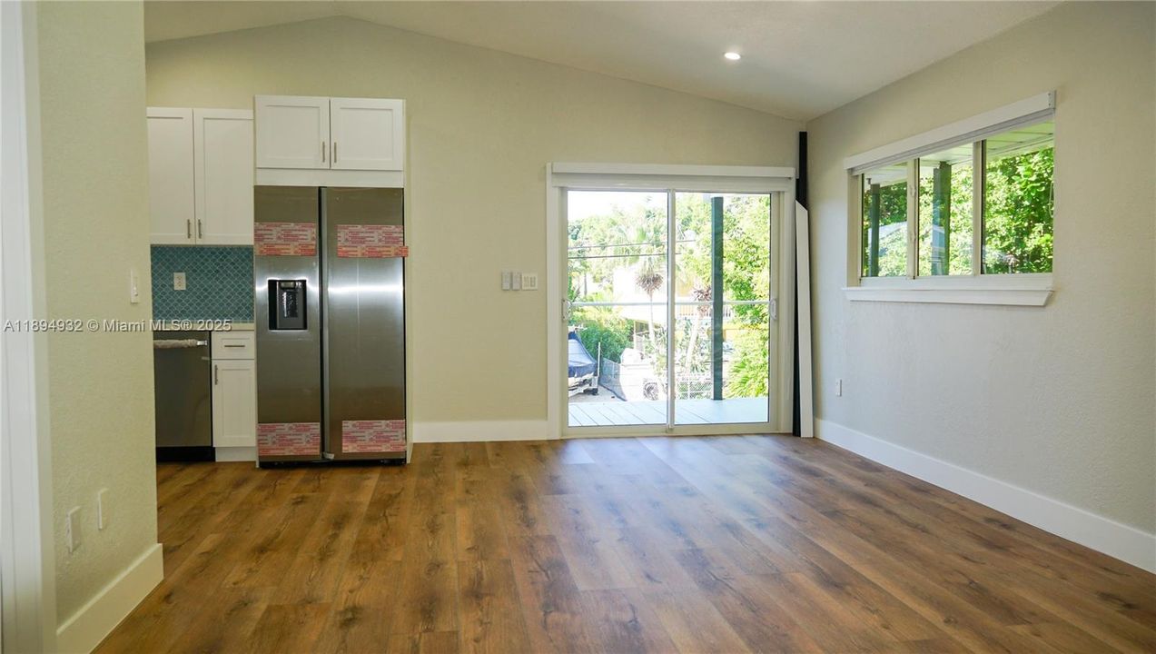 出租: $2,500 (2 贝兹, 1 浴室, 768 平方英尺)