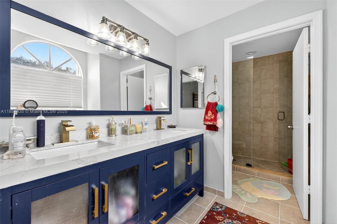 На продажу: $479,000 (4 спален, 2 ванн, 1690 Квадратных фут)