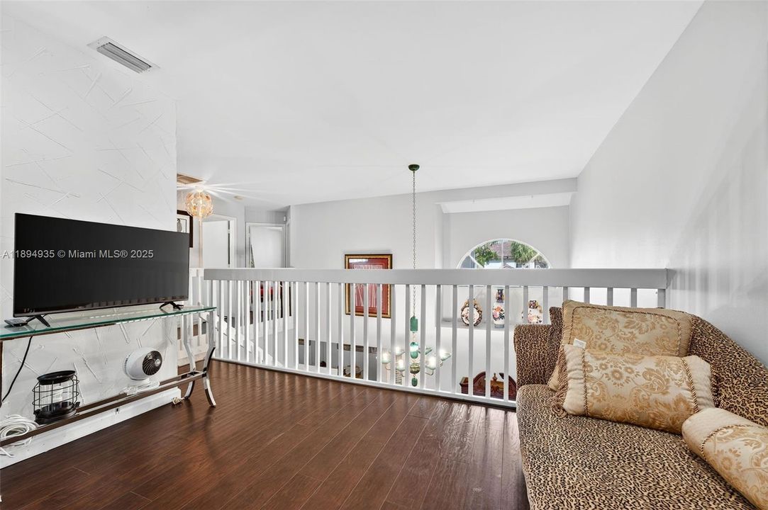 can easily convert to 4th bedroom