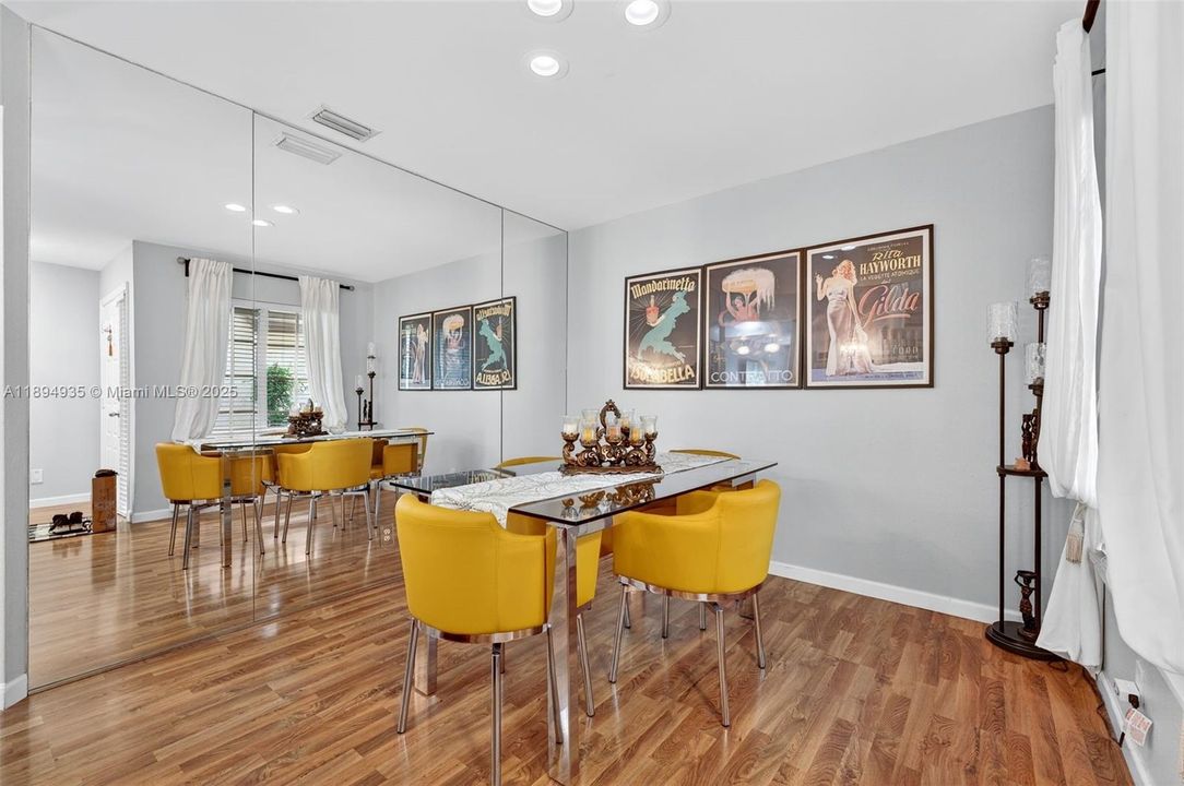 На продажу: $479,000 (4 спален, 2 ванн, 1690 Квадратных фут)