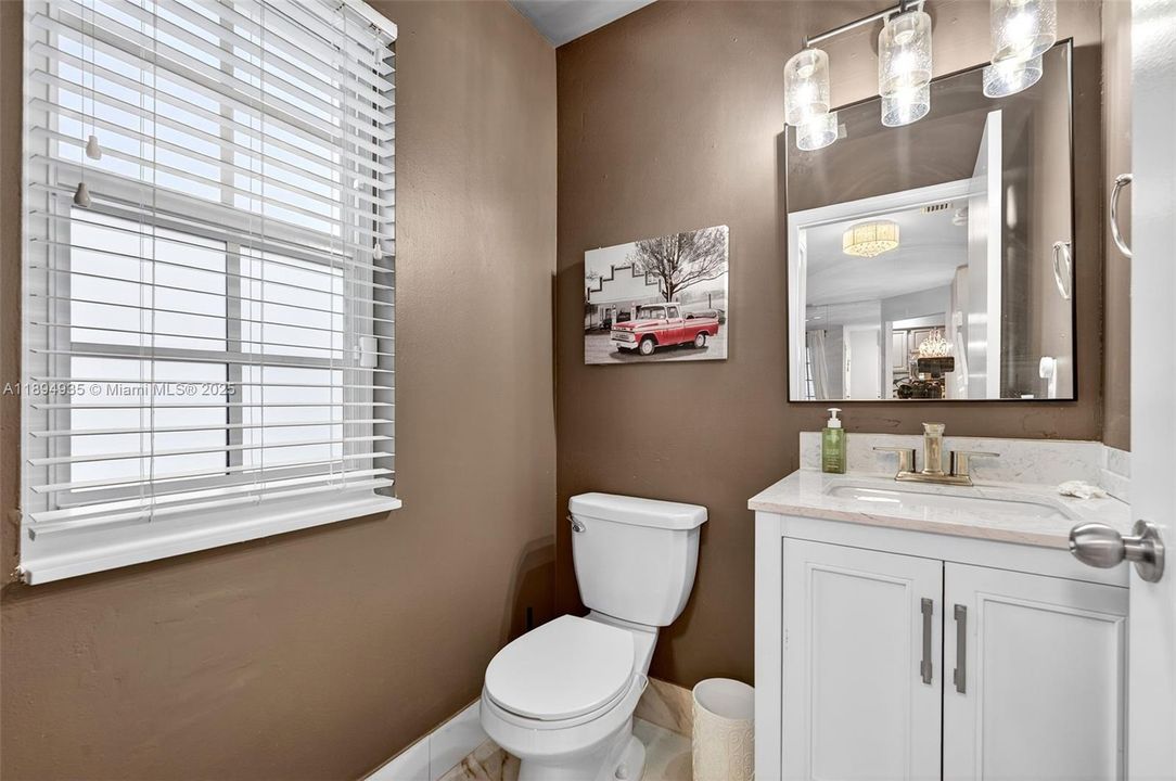 На продажу: $479,000 (4 спален, 2 ванн, 1690 Квадратных фут)