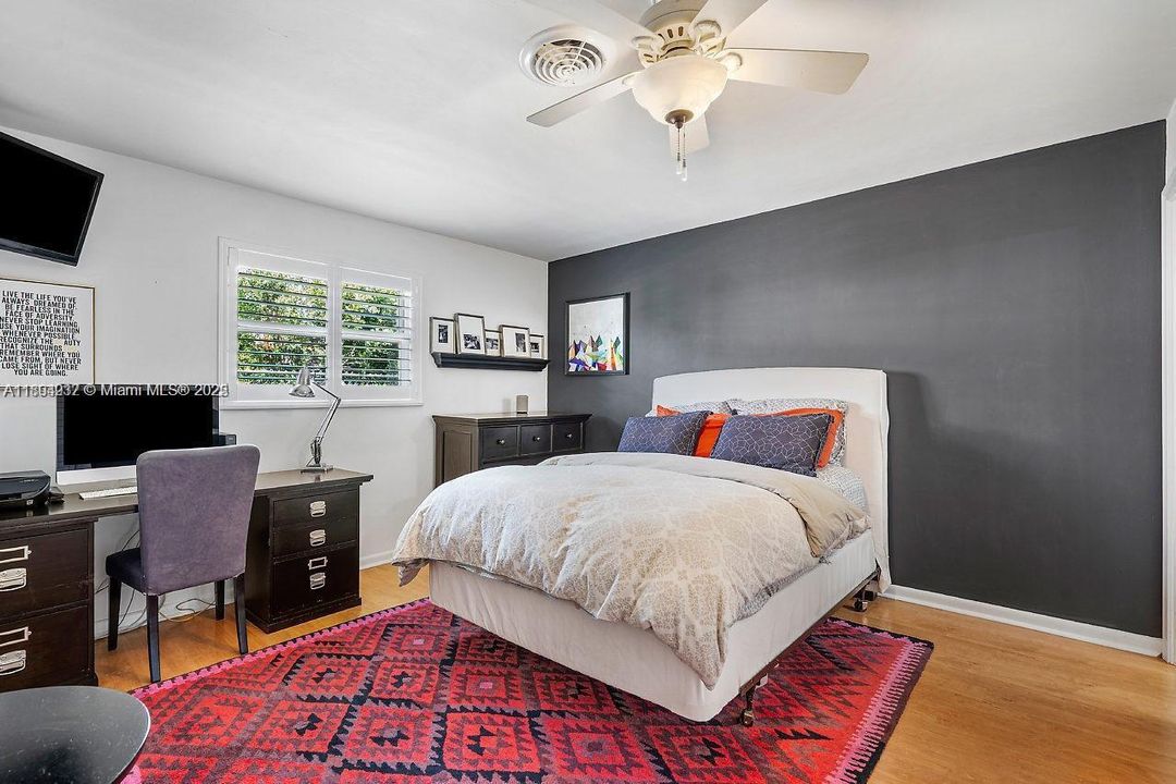 Recently Rented: $4,660 (4 beds, 2 baths, 1973 Square Feet)