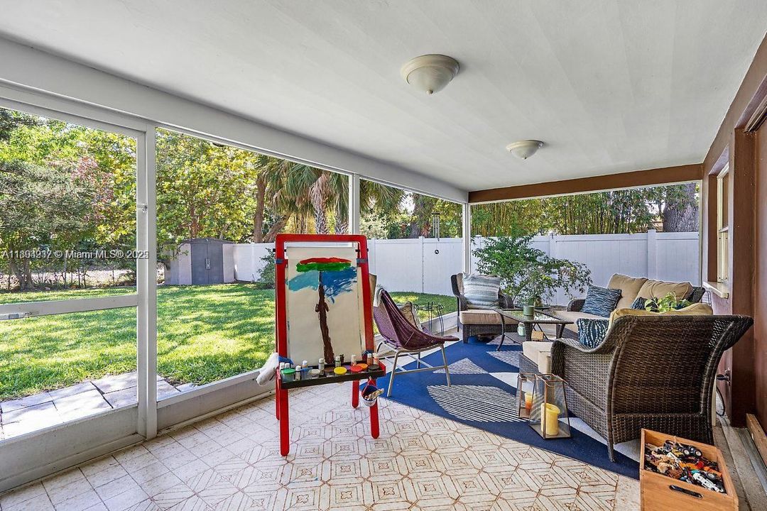 Recently Rented: $4,660 (4 beds, 2 baths, 1973 Square Feet)