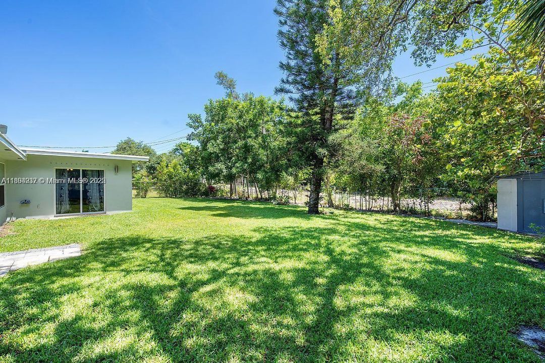 Recently Rented: $4,660 (4 beds, 2 baths, 1973 Square Feet)