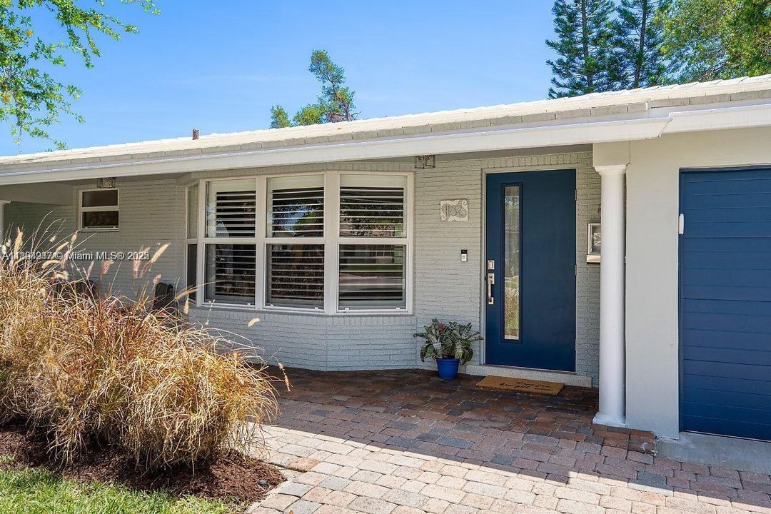 Recently Rented: $4,660 (4 beds, 2 baths, 1973 Square Feet)