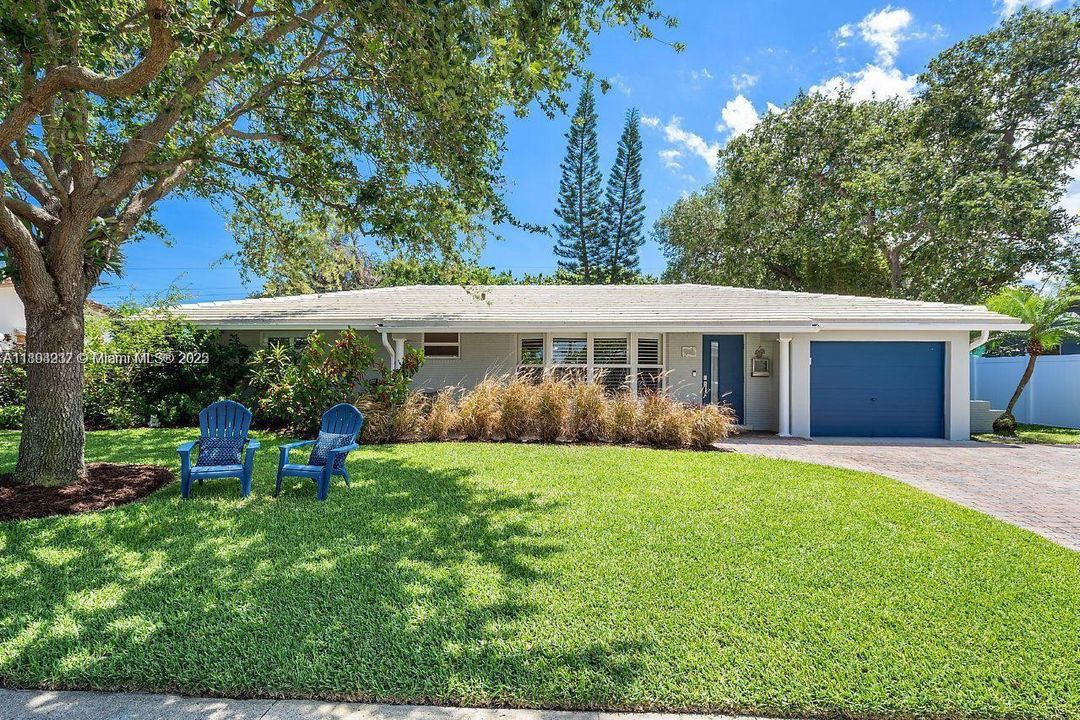 Recently Rented: $4,660 (4 beds, 2 baths, 1973 Square Feet)