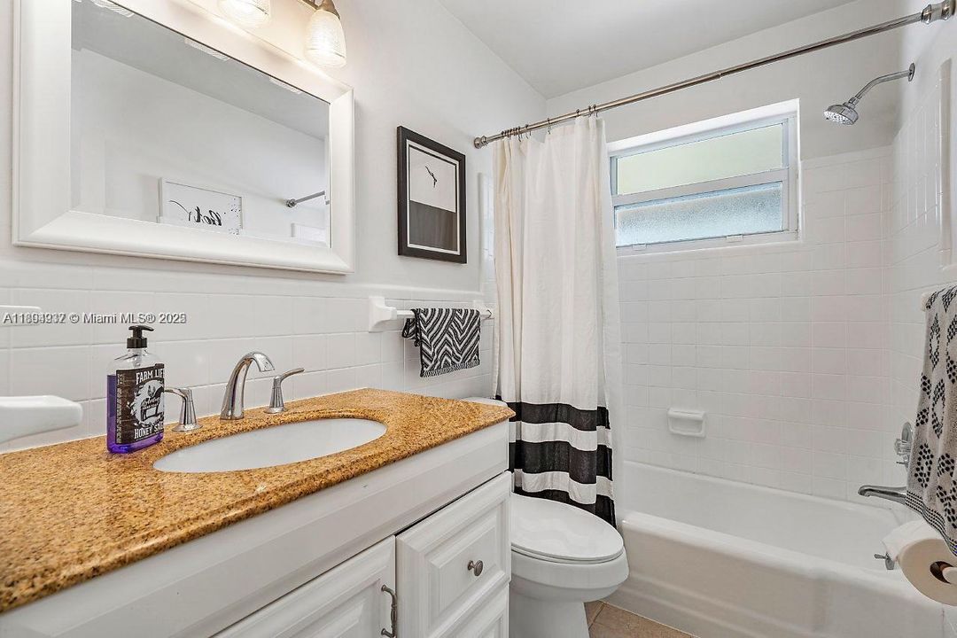 Recently Rented: $4,660 (4 beds, 2 baths, 1973 Square Feet)