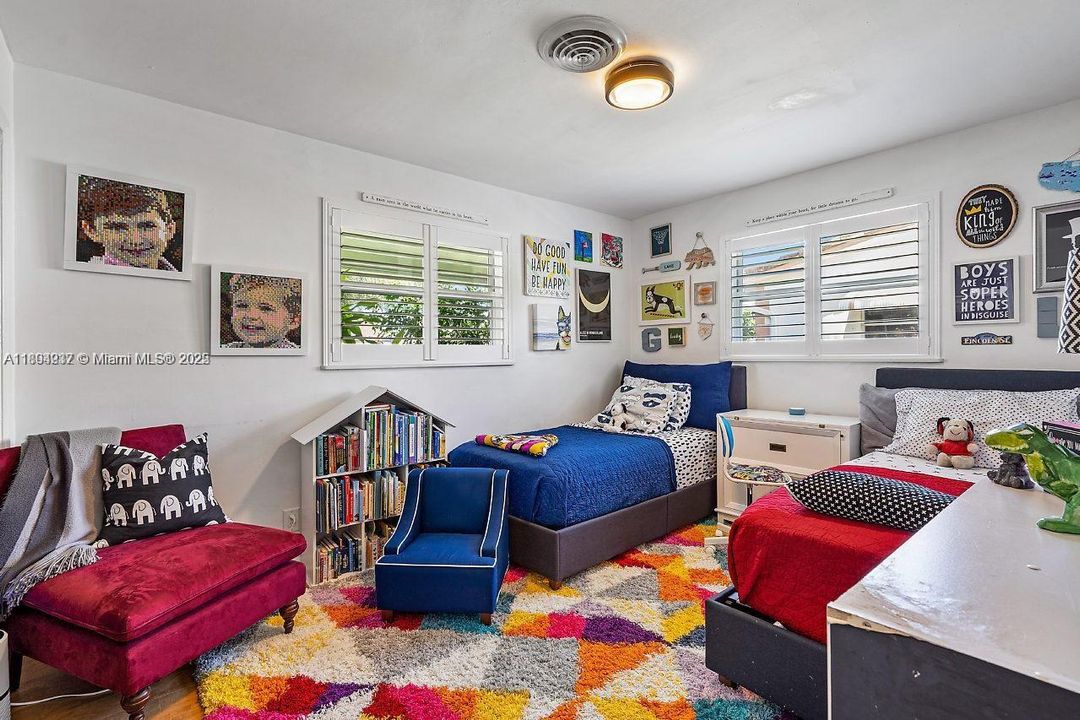 Recently Rented: $4,660 (4 beds, 2 baths, 1973 Square Feet)