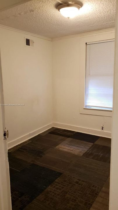 В аренду: $1,400 (3 спален, 1 ванн, 0 Квадратных фут)