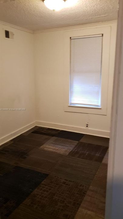 В аренду: $1,400 (3 спален, 1 ванн, 0 Квадратных фут)