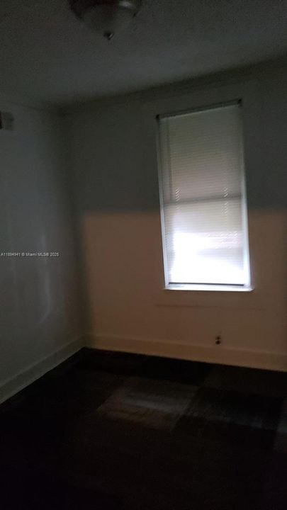 В аренду: $1,400 (3 спален, 1 ванн, 0 Квадратных фут)