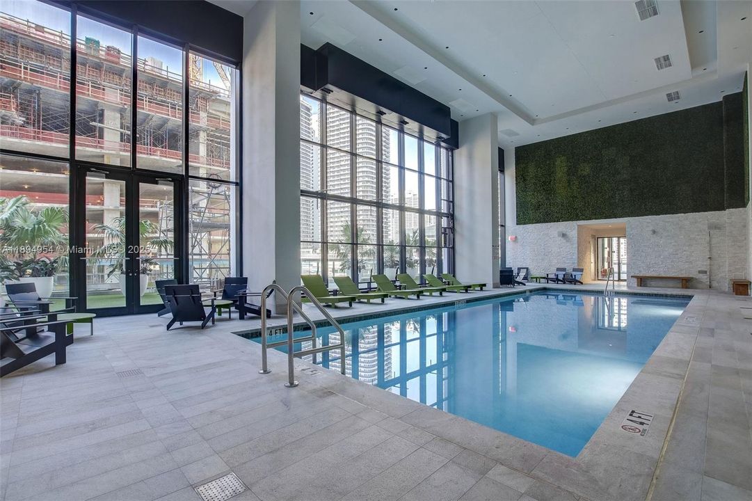 For Sale: $1,290,000 (2 beds, 3 baths, 1325 Square Feet)