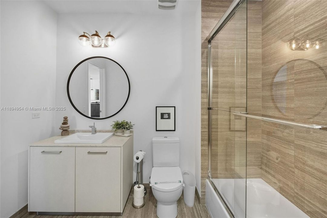 For Sale: $1,290,000 (2 beds, 3 baths, 1325 Square Feet)