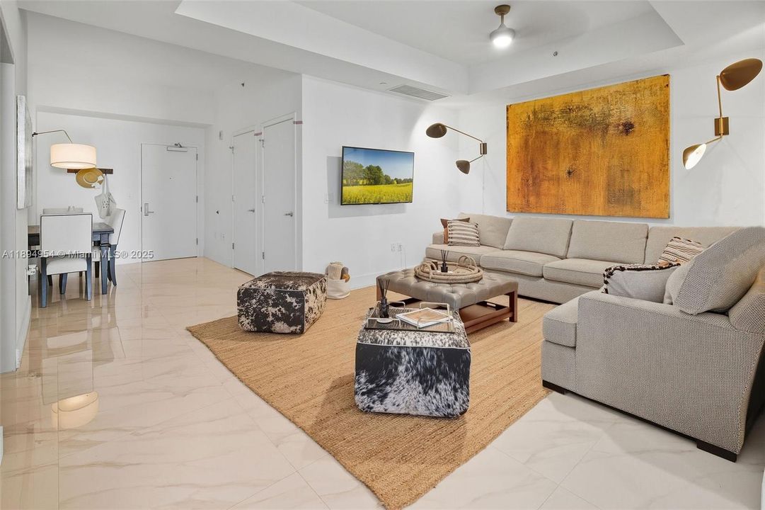 For Sale: $1,290,000 (2 beds, 3 baths, 1325 Square Feet)