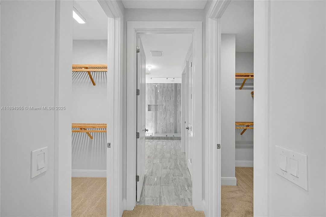 Activo con contrato: $7,000 (5 camas, 4 baños, 3963 Pies cuadrados)