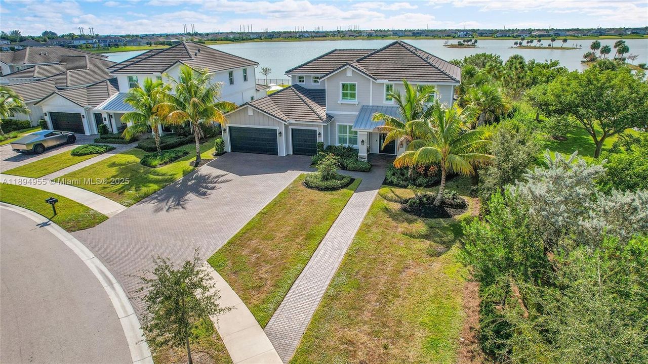 Activo con contrato: $7,000 (5 camas, 4 baños, 3963 Pies cuadrados)