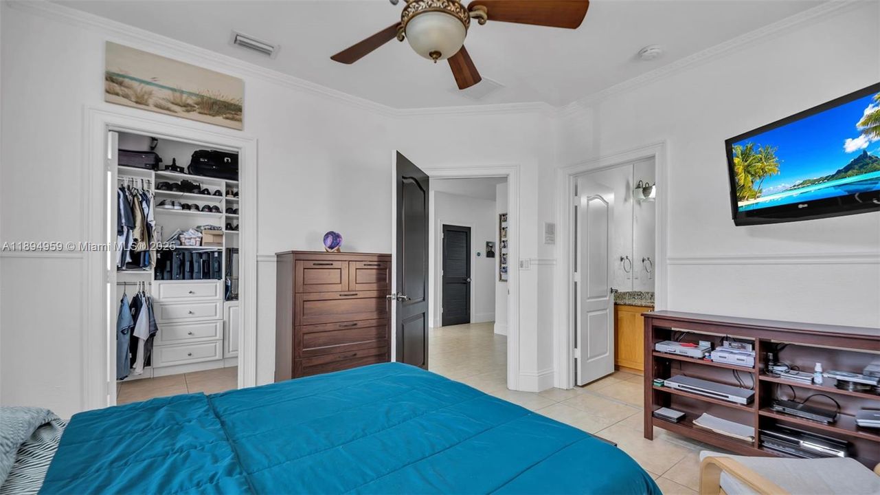 Под контрактом: $1,299,999 (4 спален, 4 ванн, 3841 Квадратных фут)