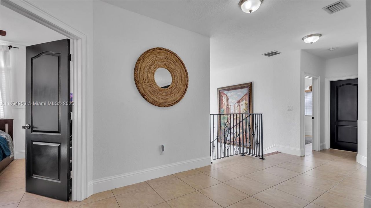 Под контрактом: $1,299,999 (4 спален, 4 ванн, 3841 Квадратных фут)