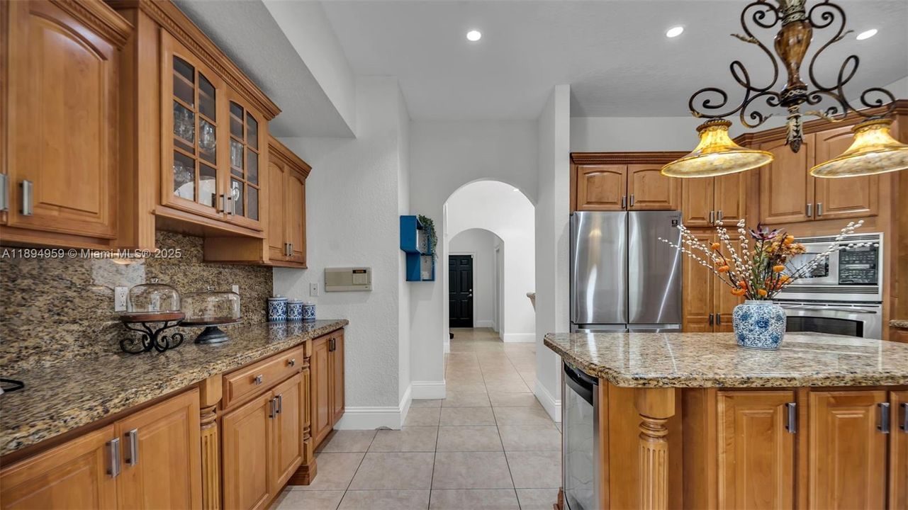 Под контрактом: $1,299,999 (4 спален, 4 ванн, 3841 Квадратных фут)