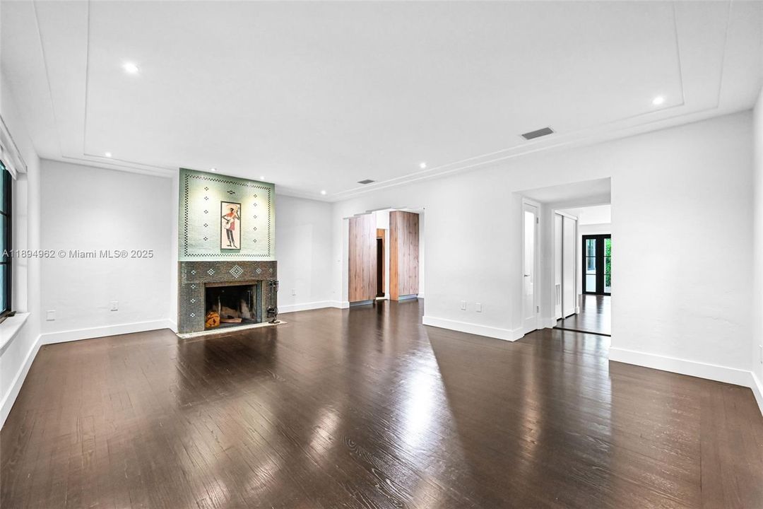 Active With Contract: $1,195,000 (3 beds, 2 baths, 1935 Square Feet)