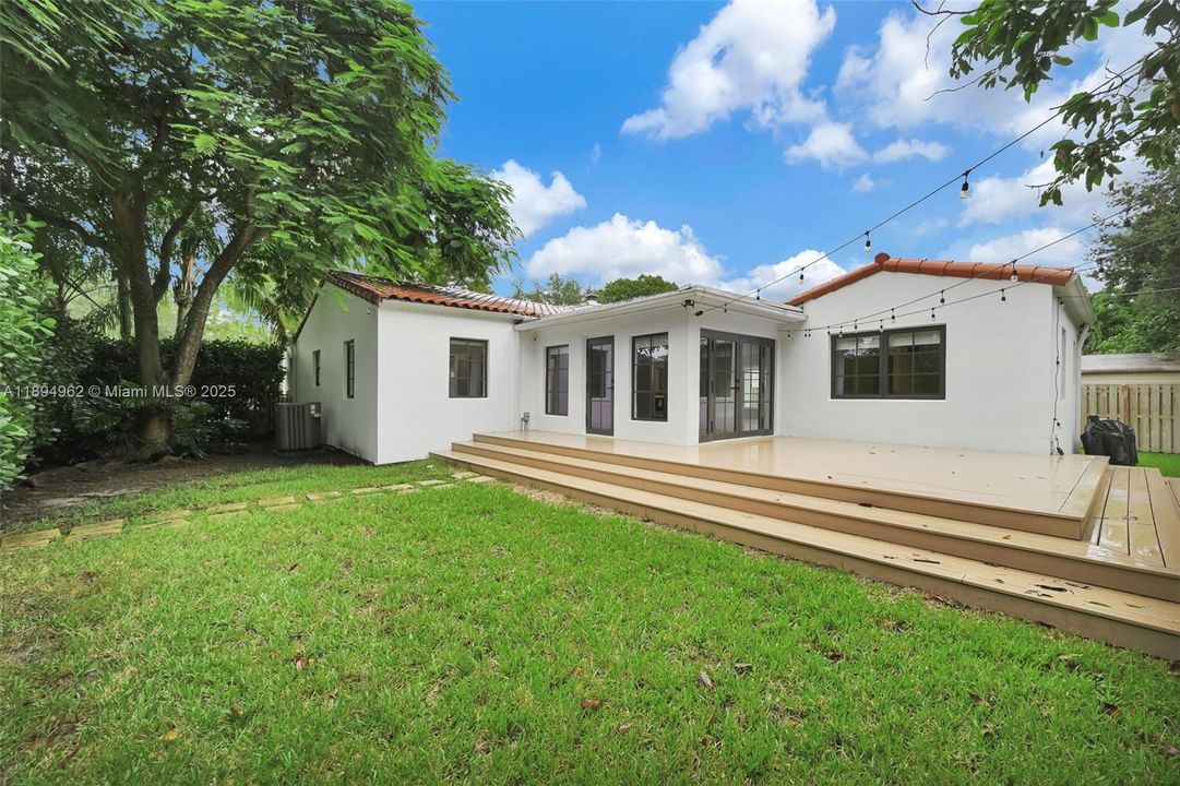 Active With Contract: $1,195,000 (3 beds, 2 baths, 1935 Square Feet)