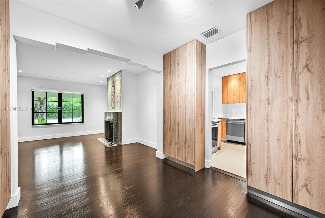 Active With Contract: $1,195,000 (3 beds, 2 baths, 1935 Square Feet)