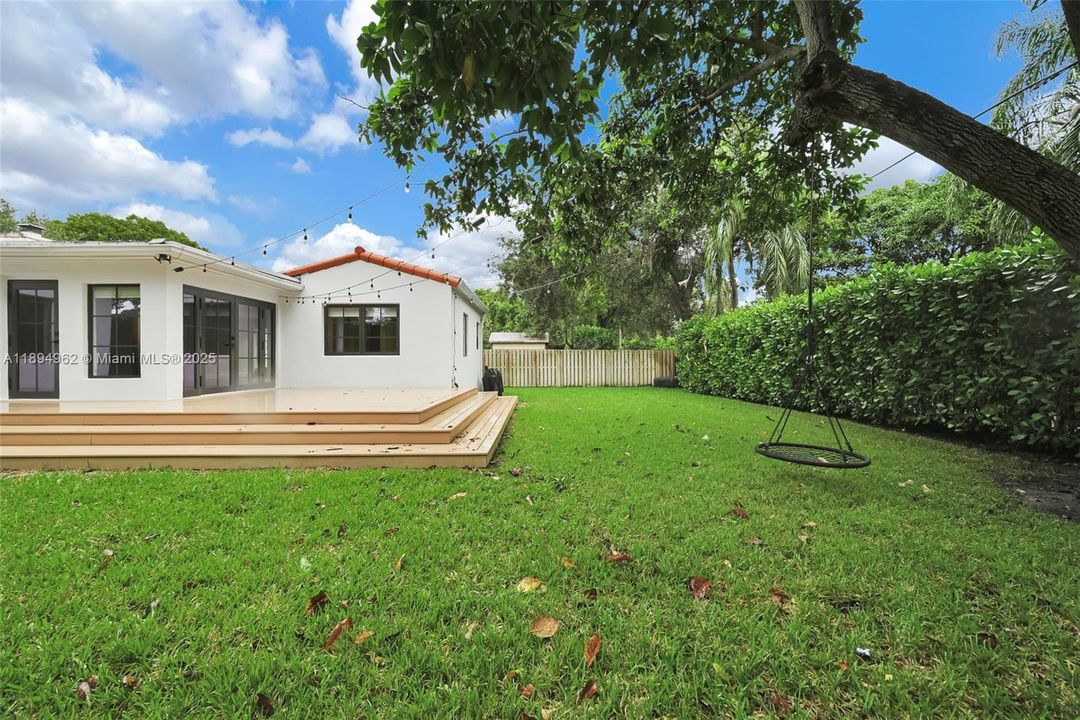 Active With Contract: $1,195,000 (3 beds, 2 baths, 1935 Square Feet)